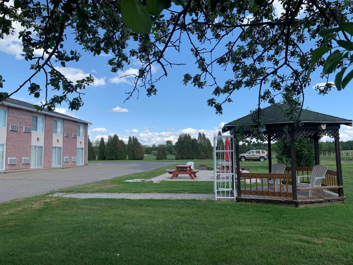 Motel Bécancour エクステリア 写真